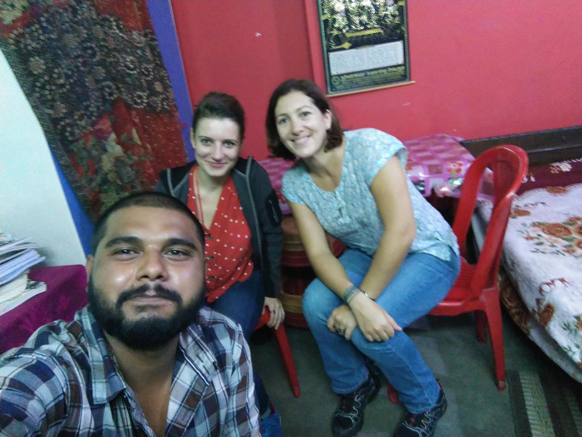 Atathi Niwas Guest House For Backpackers And Travellers Siliguri Habitación foto